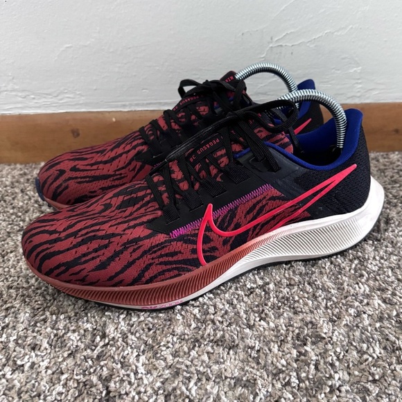 Nike Air Zoom Pegasus 38 womans running shoe Size 10 - Picture 1 of 11